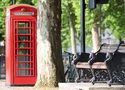 В Англії з телефонної будки зробили найменшу в світі бібліотеку